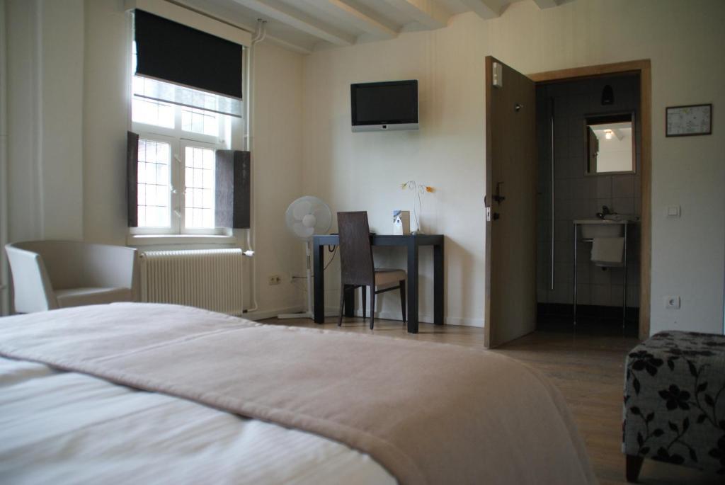 Hotel Klooster Elsendael Боксмеер Стая снимка