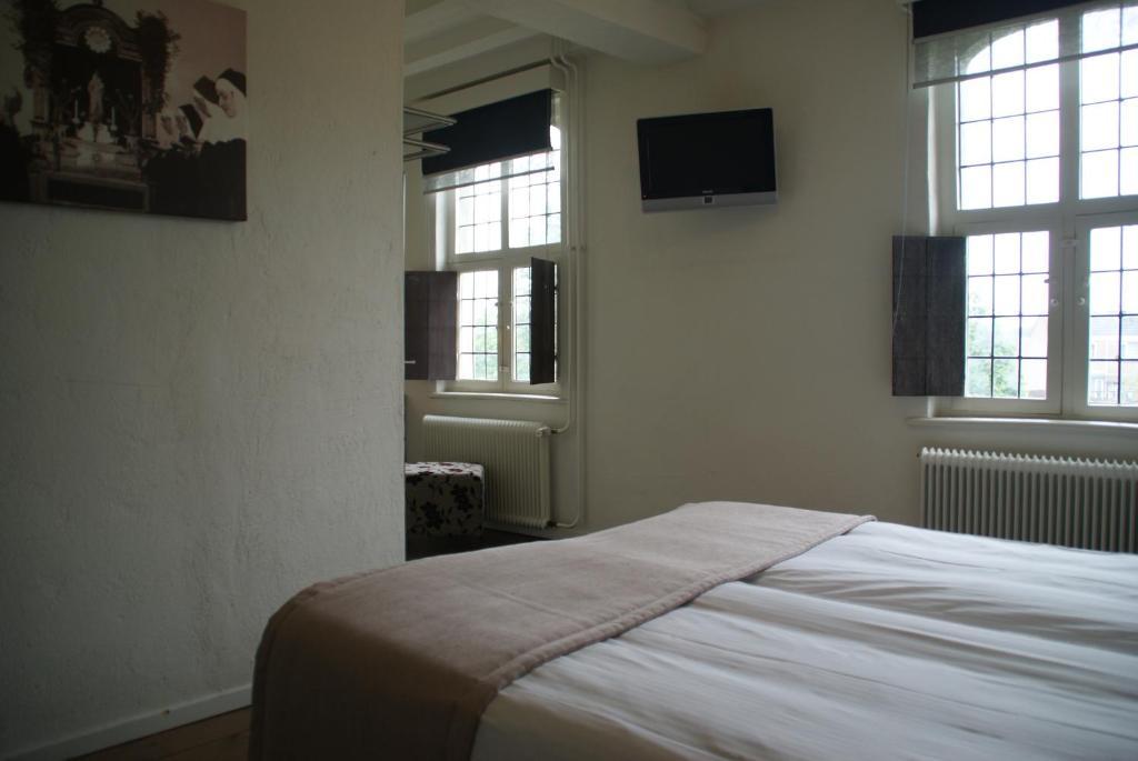 Hotel Klooster Elsendael Боксмеер Стая снимка